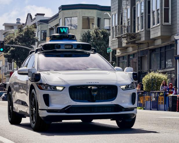 Роботакси Waymo начали работать в Сан