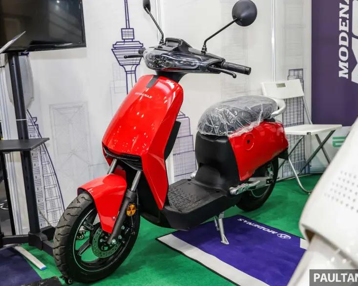 Компанией Modenas представлены электроскутеры MEV